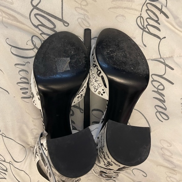 SOLD!!! 1095 Dolce & Gabbana Keira Scribble Logo Platform Sandals - 10 B US - Picture 11 of 11